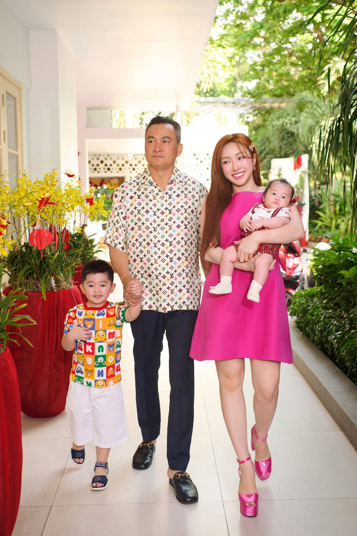 Con trai của Lý Thùy Chang kháu khỉnh như hot boy còn cô con gái của nữ doanh nhân xinh xắn, đáng yêu. Ảnh: FB Lý Thùy Chang.