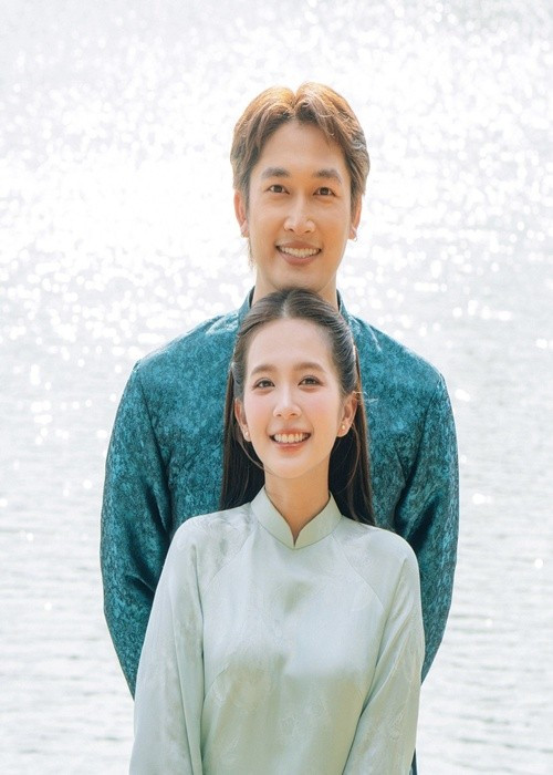 "Mình luôn có một tình yêu đặc biệt với Hà Nội, chẳng vậy mà ngày xưa đi học, mình từng viết không biết bao nhiêu bài thơ, bài văn về Hà Nội", Ngọc Huyền viết trên trang cá nhân. Ảnh: FB Ngọc Huyền.