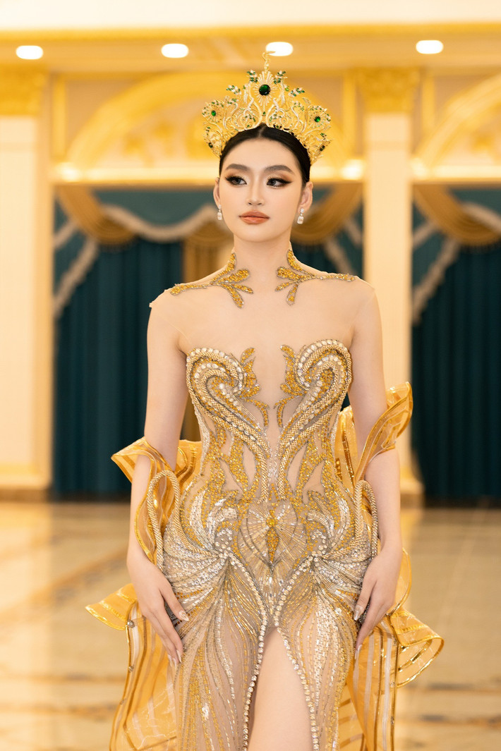 Ít ngày trước, chia sẻ trên Người Lao Động, Yến Nhi cho biết, cô luôn tin vào việc tôn trọng nét tự nhiên, nhưng cũng hiểu bản thân có quyền chủ động làm đẹp để tự tin hơn. Ảnh: FB Yến Nhi.
