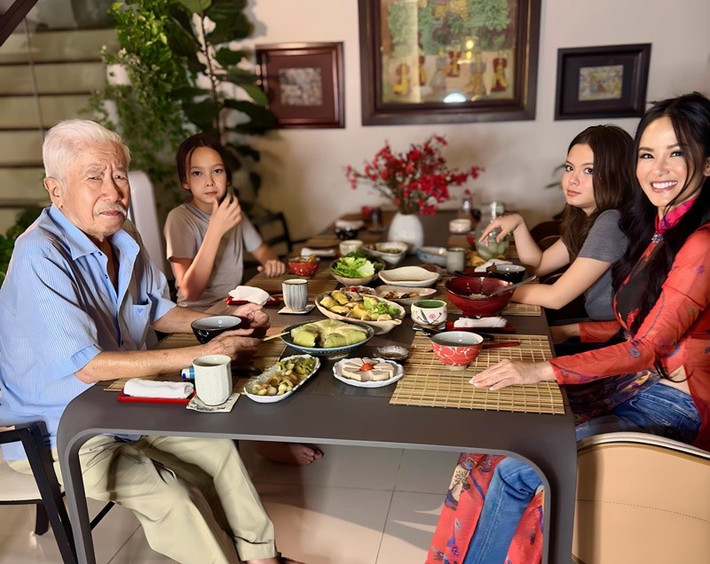 Nữ ca sĩ từng khoe không ít hình ảnh về căn hộ cũ. Ảnh: FB Hồng Nhung.