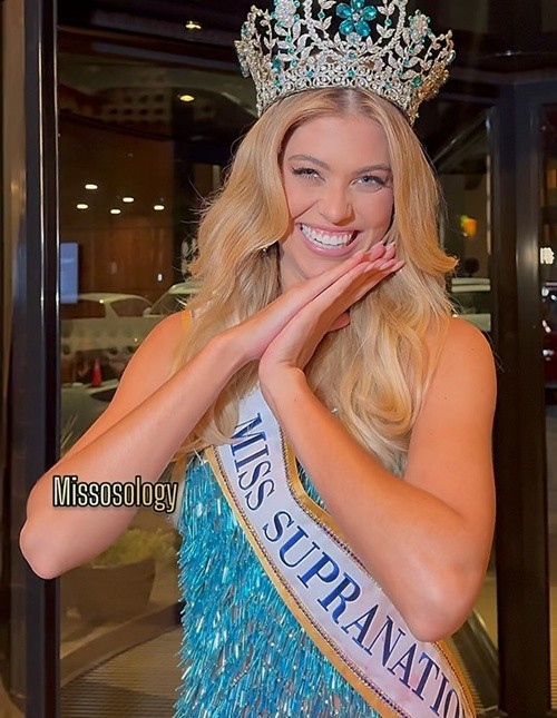 Eduarda Braum đăng quang Miss Supranational 2025- Hoa hậu Siêu quốc gia 2025 tại Ba Lan. Ảnh: Missosology.
