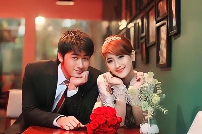 Kỷ niệm 12 năm ngày cưới, Bảo Anh dành lời ngọt ngào cho bạn đời: “Cảm ơn em đã luôn ở bên người đàn ông như anh. Yêu em”.