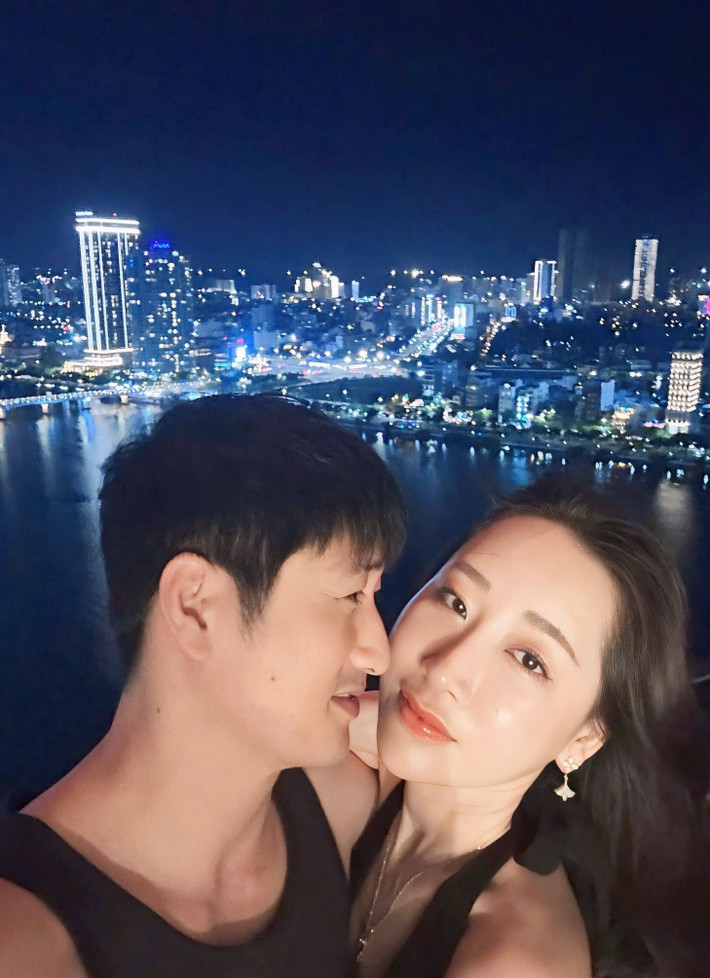Thùy Anh chia sẻ, cô biết Ngọc Quỳnh từ năm cô mới 20 tuổi. Cả hai cùng cơ quan được 17 năm.