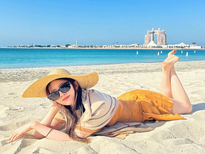 Lưu Diệc Phi dành thời gian đi du lịch khi không đóng phim, dự sự kiện. Ảnh: Weibo Lưu Diệc Phi.
