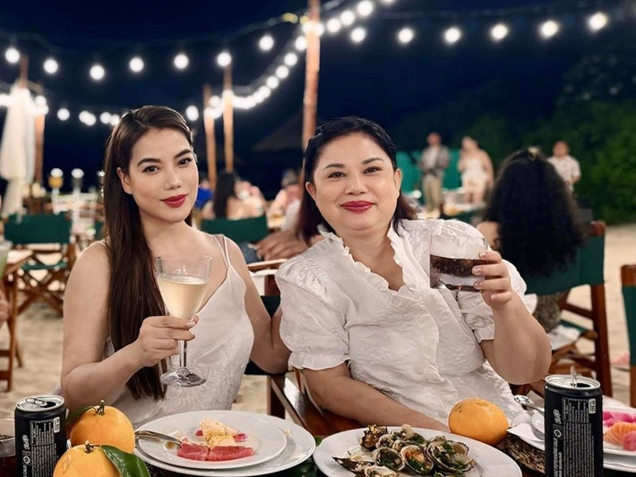 Trương Ngọc Ánh chia sẻ về mẹ: “Mẹ luôn là nguồn động viên vững chắc trong cuộc sống của con, và con mãi biết ơn vì tình yêu vô bờ mà mẹ dành cho con". Ảnh: FB Trương Ngọc Ánh.