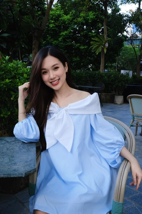 Ngọc Anh chia sẻ trong cuộc phỏng vấn với Dân Việt, chồng không khó khăn trong việc vợ mặc gợi cảm. "Anh thoải mái và may mắn là anh khá hiện đại, thoáng nên không đánh giá vấn đề đó", cô chia sẻ. Ảnh: FB Ngọc Anh.