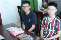 Bắt giữ 2 thanh niên mua bán ma túy dạng "Tobacco" ở Nghệ An