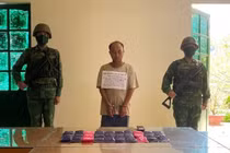  Bắt quả tang đối tượng người Lào vận chuyển 6.000 viên ma túy vào Việt Nam 