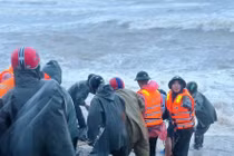 Bão số 10 Bualoi diễn biến phức tạp, 5 người thương vong