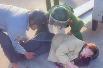 Chiến sĩ Công an kịp thời cứu nữ sinh bị tai nạn giao thông nghiêm trọng