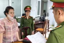 Khởi tố người phụ nữ tự xưng 'có căn' nhằm cúng bái lừa đảo