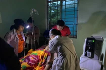 Sập nhà do lở đất ở Đà Nẵng, 5 người bị thương