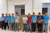 Bắt nhóm nhân viên cấu kết, trộm hàng chục tấn sáp của công ty