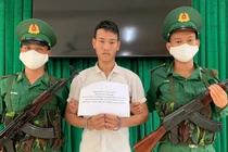 Bắt quả tang đối tượng giấu ma túy trong túi áo