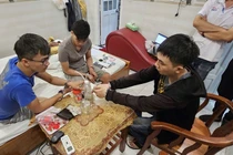 Bắt giam 3 đối tượng rủ nhau chơi ma túy trong khách sạn
