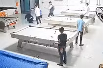 Nam sinh ở Nghệ An bị đánh hội đồng tại quán bida phải nhập viện cấp cứu