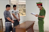 Bắt 2 đối tượng giả danh công an, cướp tiền trên "chiếu bạc" ở Đà Nẵng