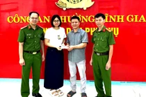 Nữ giáo viên ở Thanh Hóa trả lại gần 80 triệu đồng cho khách bỏ quên 