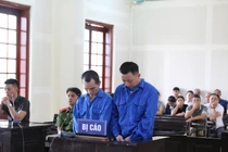 Đang bị điều tra vẫn 'nổ' có mối quan hệ 'chạy án' nhằm chiếm đoạt tiền