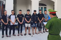 Khởi tố nhóm thanh thiếu niên vô cớ đánh mù mắt người đi đường 