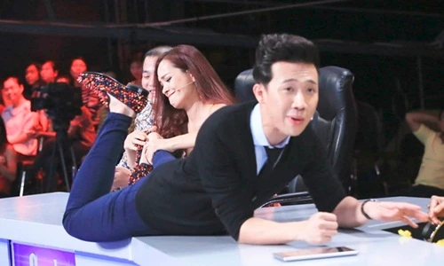 MC Trấn Thành bị Minh Khang cướp giầy ở Người bí ẩn