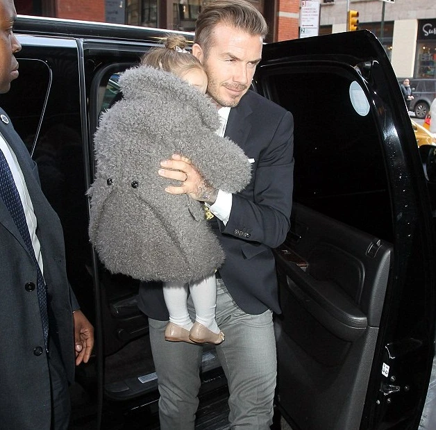 Phát ghen với hình ảnh gia đình hạnh phúc của Beckham - Victoria