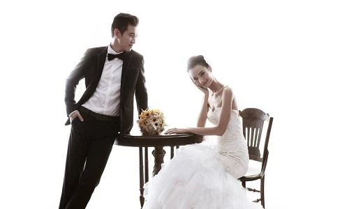 Lê Thúy khoe ảnh cưới lãng mạn bên bạn trai Việt Kiều