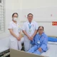 Đau bụng, cụ bà 70 tuổi phát hiện u buồng trứng lớn
