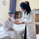 Rách đầu ngón tay do bóc keo 502, trẻ 8 tuổi bị viêm mô tế bào