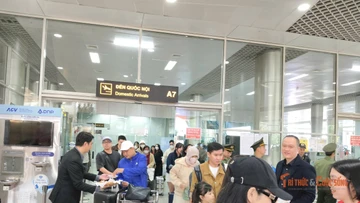 Lâm Đồng rộn ràng đón chuyến bay “xông đất” du lịch đầu năm 2026