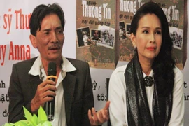 'Nữ hoàng ảnh lịch' Diễm My tiếc thương nghệ sĩ Thương Tín