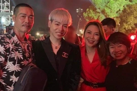 Gia đình Đức Phúc cảm ơn Mỹ Tâm vì 'cú bấm chọn thay đổi số phận’