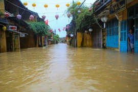 Dự báo thời tiết 29/10: Miền Bắc lạnh về đêm, miền Trung mưa to kéo dài