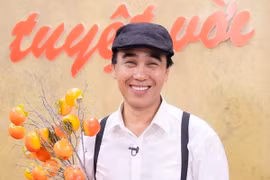 MC Quyền Linh livestream bác tin 'bị bắt'