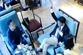 Vụ hành hung tại quán cà phê Hà Nội, em trai 'tổng tài' vẫn bị tạm giam