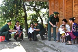 Cán bộ, đảng viên và nhân dân Lai Châu sôi nổi góp ý dự thảo văn kiện Đại hội XIV