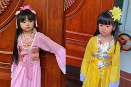 Cặp song sinh nhà Vân Trang hóa chị Hằng dịp Trung thu