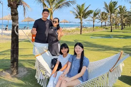 Khoảnh khắc hạnh phúc của Bình Minh bên vợ con trong chuyến du lịch đầu năm