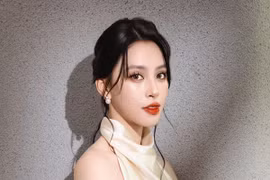 Hoa hậu Tiểu Vy nhận lỗi vụ hình ảnh dự sự kiện có logo quảng cáo cá độ