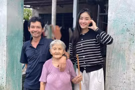 Hoa hậu Yến Nhi hạnh phúc gặp lại người thân khi về quê cứu trợ