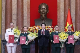 Trao quyết định thăng hàm Thượng tướng cho sỹ quan cấp cao Quân đội và Công an