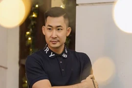 Ồn ào giữa Trọng Nhân “Hoa hồng trên ngực trái” và chủ tiệm bánh bò