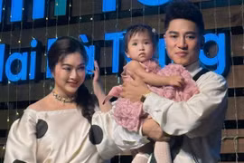 Thanh Trúc - Châu Khải Phong mở tiệc mừng nhật con chung