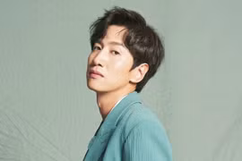 Lee Kwang Soo đóng cặp cùng Hoàng Hà, ngoài đời có bạn gái xinh đẹp