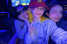 Nhóm nhạc của Diệu Nhi mừng tất niên theo cách rất riêng