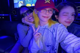 Nhóm nhạc của Diệu Nhi mừng tất niên theo cách rất riêng