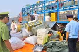 Thủ tướng chỉ đạo tiếp tục đẩy mạnh cao điểm đấu tranh ngăn chặn, đẩy lùi buôn lậu, gian lận thương mại 