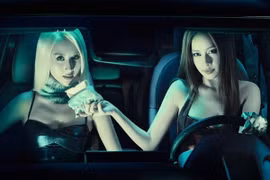 Chi Pu - Quỳnh Anh Shyn chụp ảnh chung, liệu có thân thiết trở lại?