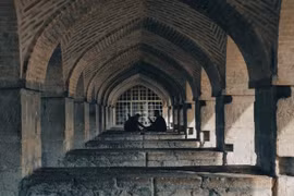 Khách Việt kể Iran trước chiến sự