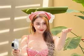 “Cá sấu chúa” Quỳnh Nga diện đồ tắm khoe vóc dáng gợi cảm